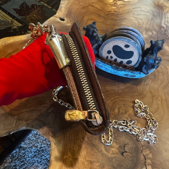 - Louis Vuitton Monogram Porte Monnaie
Zippy Long Wallet/converted Crossbody - Picture 6 of 16